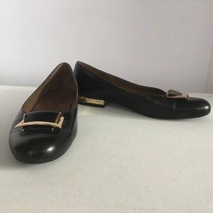Aerosoles Womens Good Times Flats Black Leather Gold Trim 9.5